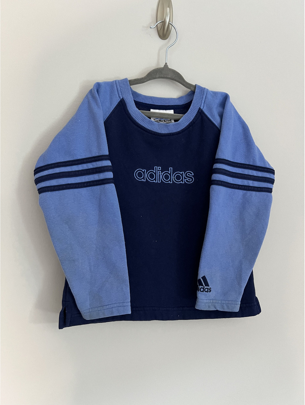 Vintage Y2K Adidas Girls Crewneck Sweatshirt